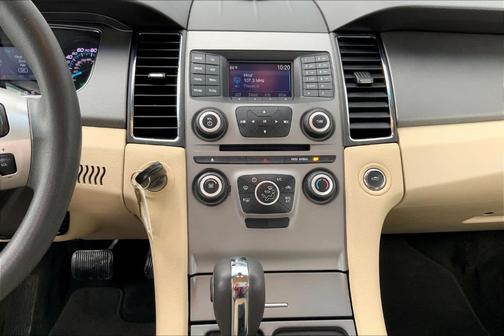 2018 Ford Taurus SE