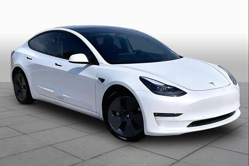 Pearl White Multi-Coat 2022 Tesla Model 3 Long Range
