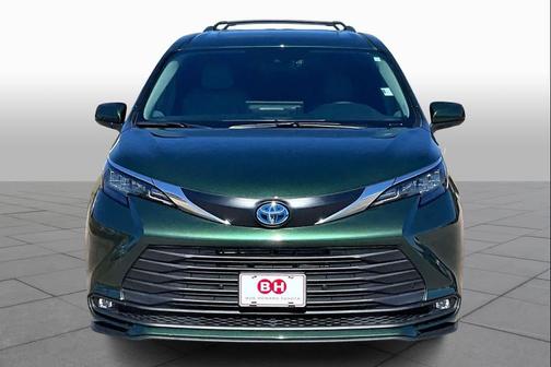 2025 Toyota Sienna XLE