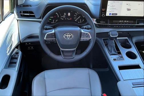 2025 Toyota Sienna XLE