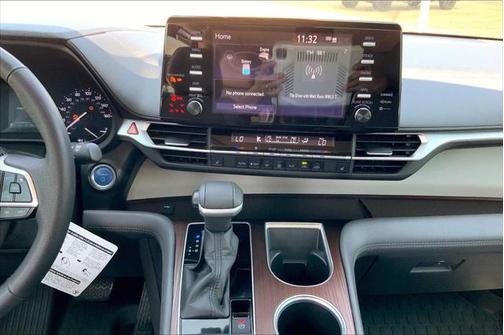 2022 Toyota Sienna XLE 8 Passenger