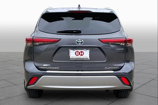 Magnetic Gray Metallic 2021 Toyota Highlander Hybrid Platinum