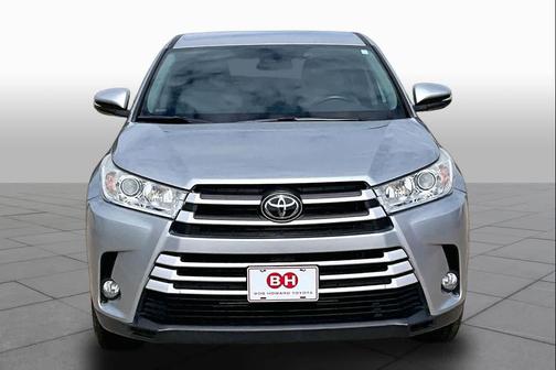 Celestial Silver Metallic 2018 Toyota Highlander LE Plus