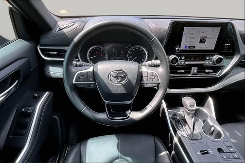 Celestial Silver Metallic 2023 Toyota Highlander XSE