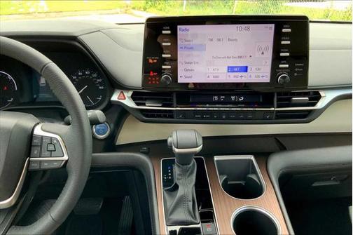 2023 Toyota Sienna XLE 8 Passenger