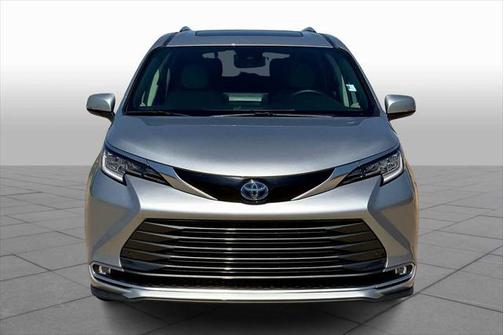 2023 Toyota Sienna Limited 7-Passenger