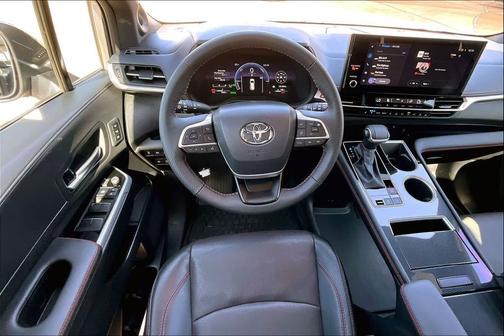 2025 Toyota Sienna XSE 7 Passenger