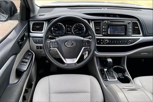 2019 Toyota Highlander LE I4