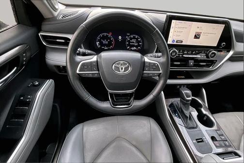 Wind Chill Pearl 2023 Toyota Highlander Platinum