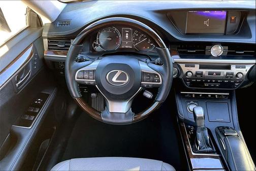 2017 Lexus ES 350 Base