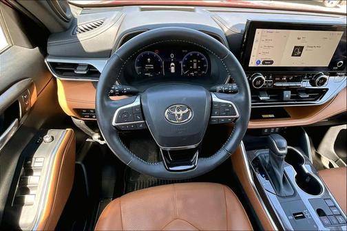 Ruby Flare Pearl 2023 Toyota Highlander Platinum