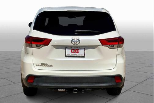 2019 Toyota Highlander LE I4