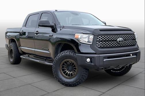 Midnight Black Metallic 2019 Toyota Tundra SR5