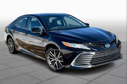 2023 Toyota Camry Hybrid XLE