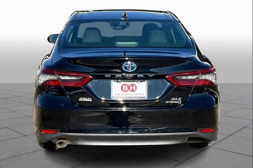 2023 Toyota Camry Hybrid XLE