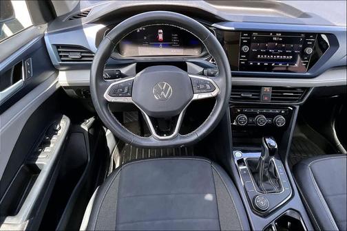 Cornflower Blue w/Deep Black Roof 2024 Volkswagen Taos 1.5T SE