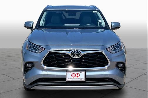 Moon Dust 2024 Toyota Highlander Platinum