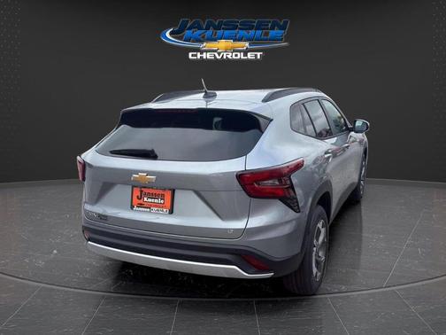 Sterling Gray Metallic 2026 Chevrolet Trax LT