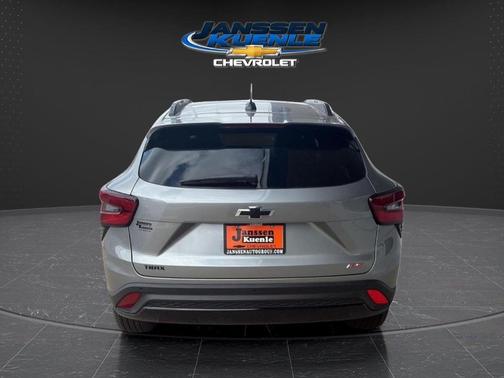 Sterling Gray Metallic 2026 Chevrolet Trax 2RS