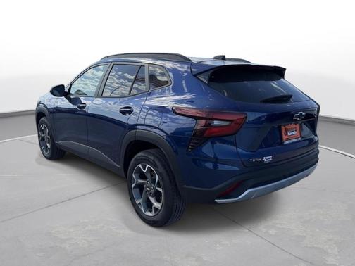 Blue Glow Metallic 2024 Chevrolet Trax LT