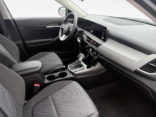 Fusion Orange 2026 Kia Seltos LX