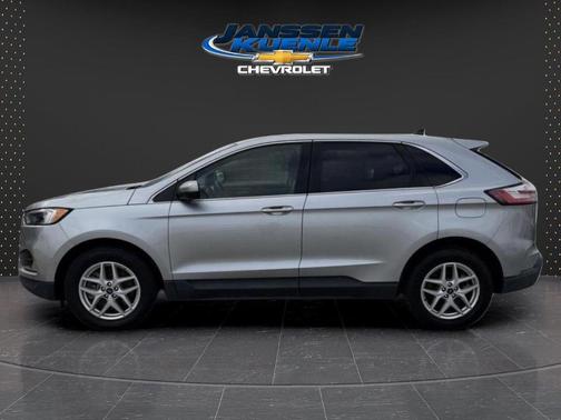Iconic Silver 2022 Ford Edge SEL