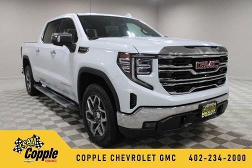 Glacier White Tricoat 2026 GMC Sierra 1500 SLT