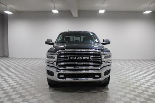 2019 RAM 3500 Laramie Crew Cab 4x4 8' Box