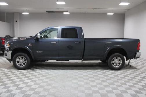 2019 RAM 3500 Laramie Crew Cab 4x4 8' Box