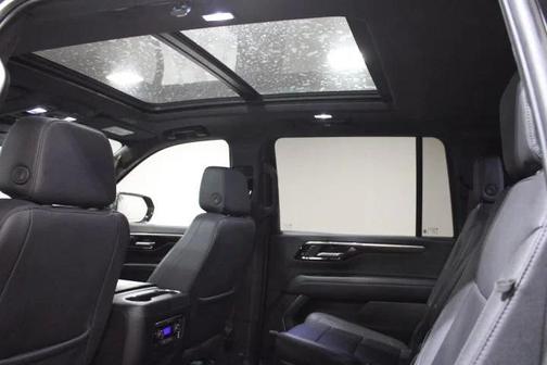 2025 Chevrolet Suburban 4WD Z71