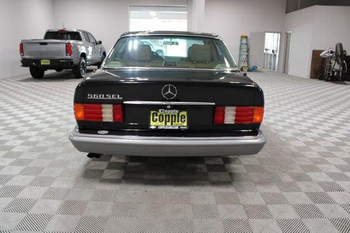 1987 Mercedes-Benz S-Class 560SEL