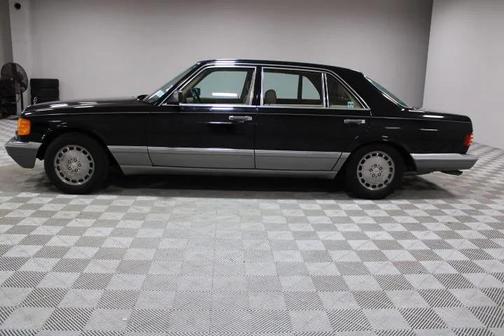 1987 Mercedes-Benz S-Class 560SEL