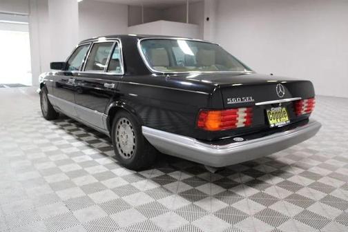 1987 Mercedes-Benz S-Class 560SEL