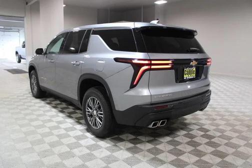 2024 Chevrolet Traverse LS