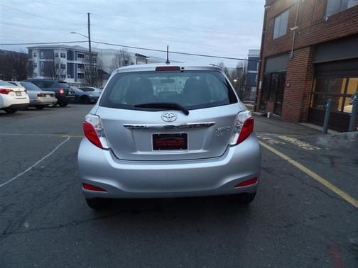 2012 Toyota Yaris LE