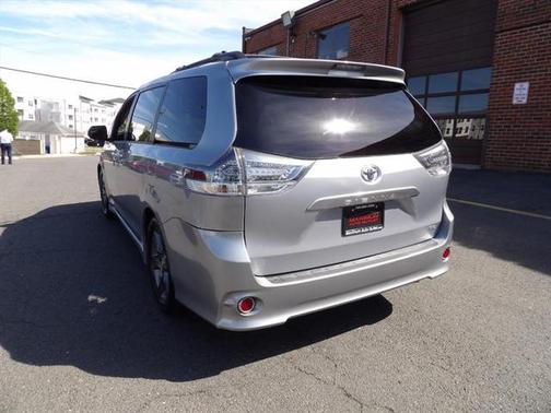 2015 Toyota Sienna SE