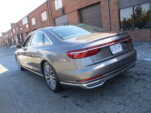 Photo 3 of 32 of 2019 Audi A8 