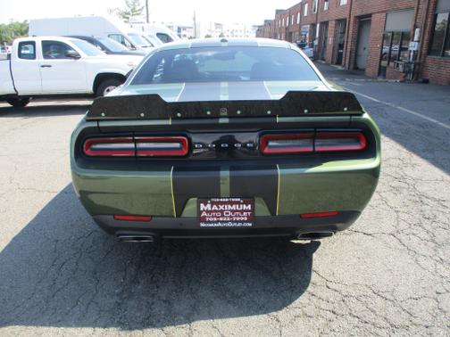 Photo 4 of 23 of 2020 Dodge Challenger R/T