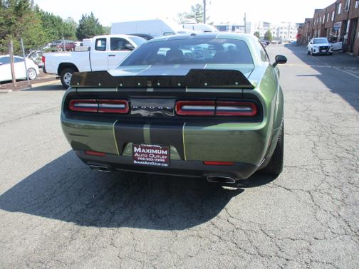 Photo 5 of 23 of 2020 Dodge Challenger R/T