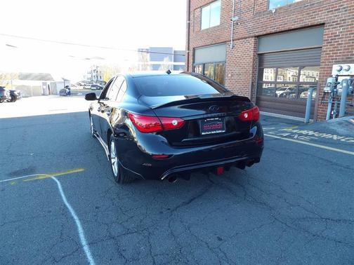 2015 INFINITI Q50 Base