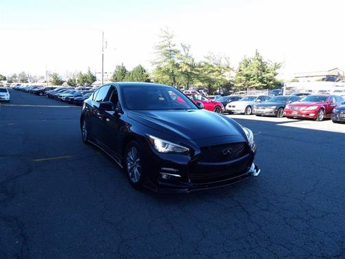 2015 INFINITI Q50 Base