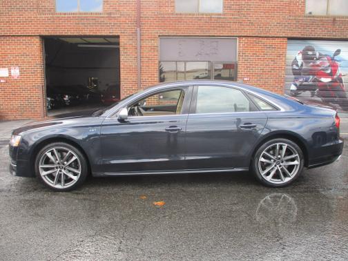 Photo 4 of 26 of 2016 Audi S8 Plus