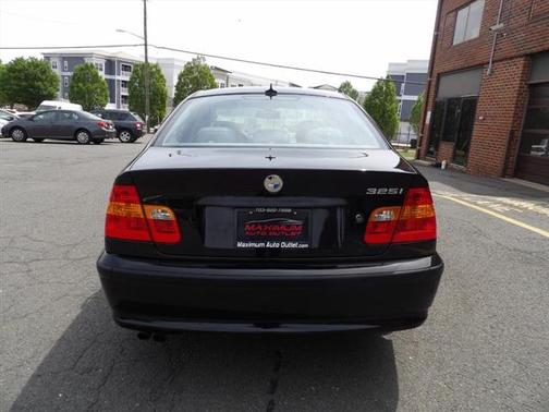 2005 BMW 325