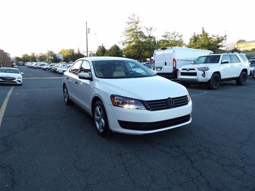 2014 Volkswagen Passat 1.8T Auto SE