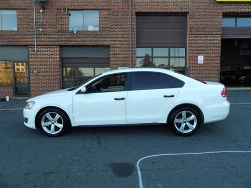 2014 Volkswagen Passat 1.8T Auto SE