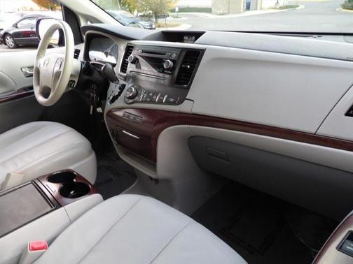 2012 Toyota Sienna XLE