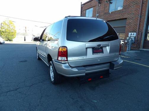 2003 Ford Windstar SE