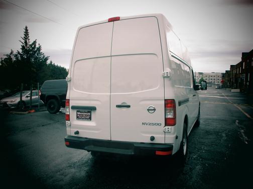 Photo 5 of 21 of 2018 Nissan NV Cargo NV2500 HD S