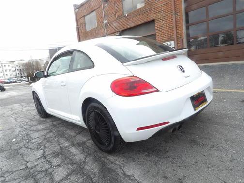 2016 Volkswagen Beetle 1.8T SE