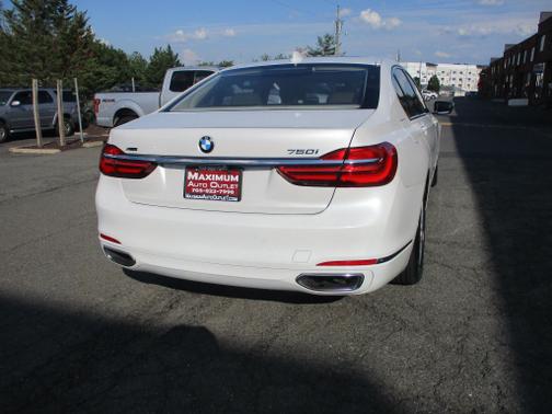 Photo 5 of 28 of 2016 BMW 750 750i xDrive